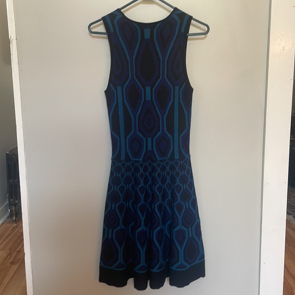 LEOTA Ava A-Line Fit and Flare Geometric Sweater Knit Sleeveless Dress - Picture 7 of 13